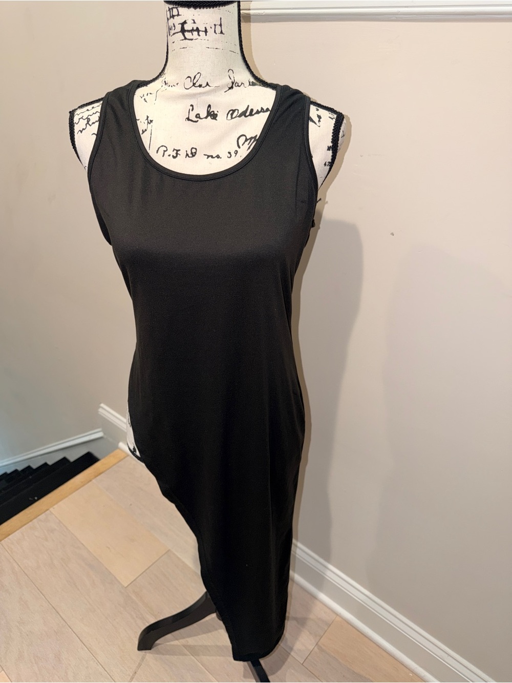 Black Sleeveless Women's Asymmetrical Tank Top size L